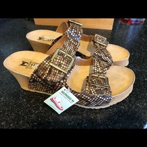 Mephisto Sandals size 39 NWT